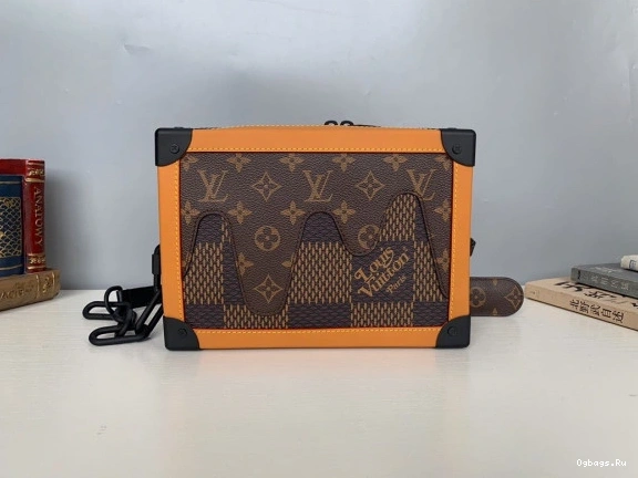 VUITTON SOFT LOUIS TRUNK 0118